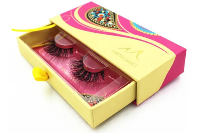 Custom Eyelash Boxes